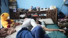 Asyalı Porno / İki kardeşle grup sikişen kel