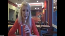 Brazzers Porno / Tuvalette kızı parayla siken adam