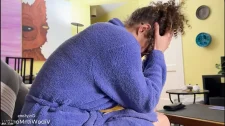 Amatör Porno / Dar amcığı ile erkeğine fırça çekiyor