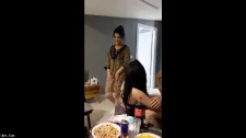Türk Türkçe Porno / İranlı adam türk kadını sikerken kadın hayır hayır diye inliyor
