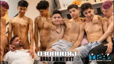 Hd HQ Porno / Kuzeni ile mastürbasyon yapıyor