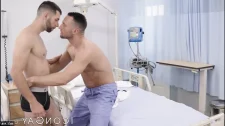 Hd HQ Porno / Mutfakda ayakda sikiyor kızı