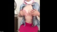 Türk Türkçe Porno / Nişanlısı yerine yanlışlıkla bana video atam türbanlı iş arkadaşım