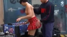 Liseli Porno / Mini etekli liseli kız güzel sakso çekiyor