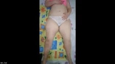 Türk Türkçe Porno / Muhtarın dul kızını sikiyor evde