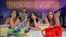 Grup Porno / Biri ama biri göte sokarken kız orgazm oldukça çıldırdı