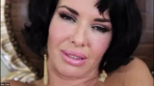 Olgun Milf Porno / Veronica avluv azgın milf seksten önce pozlar veriyor