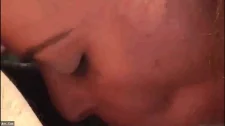 Türk Türkçe Porno / Güzel karıya sakso çektiren azgın paralı dayı