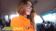 Fake Taxi Pornoları / Araba sürmeyi öğrenirken birden sikildi