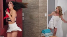 Brazzers Porno / Emily willis, deanin külodunu çalıyor