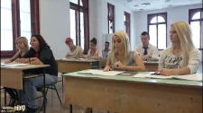 Grup Porno / Hayat okulunda kolejli öğrenci kızların gizli çekilmiş videoları
