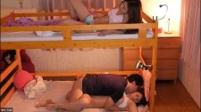 Japon Porno / Ranzada biri siker biri bakar pornosu