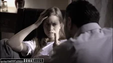 Hard Sert Porno / Doktor zorla hasta kıza evde taciz etti