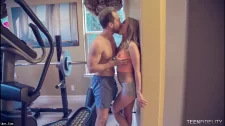 Hard Sert Porno / Komaya soktuğu karısının yanında sex yaptı
