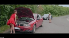 Amatör Porno / Motoru bozulan kıza sikiş takviyesi gecikmedi