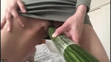 Türk Türkçe Porno / Manavın uzun boylu salatalığı bile am sikiyor