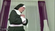 Amatör Porno / Yaşlı alman rahibe, konulu kapalı sex