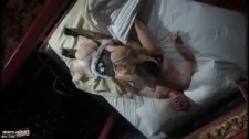 Türk Türkçe Porno / Odasında soyunan kız gizli çekim izle