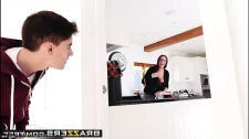 Brazzers Porno / Emma butt pornosunu 18 yaş üstü izlesin