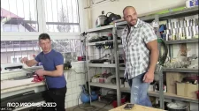 Anal Porno / Usta çırak ilişkisi tamircide anal sikişle tanıtıldı