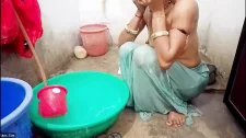 Amatör Porno / Kızıl saçlı kız vazgeçilmez bir sexylikle sevişiyor