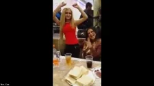 Türk Türkçe Porno / Bu kızlar bir afet sikmeden geçme vatandaş