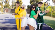 Grup Porno / Yastığa amını sürten genç kıza sürpriz sonlu sikiş
