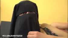Türk Türkçe Porno / Bikinili sexy arab model hijab woman tv
