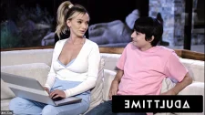 Olgun Milf Porno / Üvey annenin amını çokmu sikmek istiyorsun ricky
