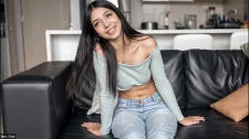 Porno Yıldızları / Tripkar küçük memeli komşu kızını sikmek şahane