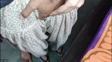 Amatör Porno / Şalvardan okşadığı amcık keyif vermeyince siker