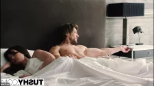 Anal Porno / Çıplak resimlerle tahrik olan eleman ikisini birleyip sikiyor