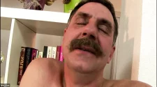 Blowjob Saxo Porno / Bahçıvan evin güzel hanımını azgınlıktan kurtarıyor
