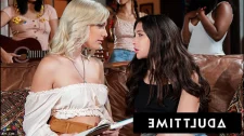Hd HQ Porno / Erotizmi doruklarda yaşayan lez kızlar am yalamaya doymuyor
