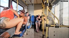 Grup Porno / Karısının önünde evlilik danışmanını sert siken koca