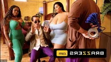 Brazzers Porno / Şişman latin hanımlara 1 penis fayda etmez