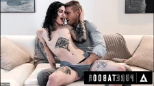 Hard Sert Porno / Kıvırcık saçlı lydia black mükemmelliyeti fiziğiyle gösterdi