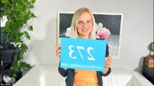 Rus Porno / Cinsel açlık çeken çıtır körpe kız müthiş yalıyor