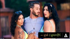 Grup Porno / Manken kız queenie sateen vanessa sky ile grup çalışması yaptı