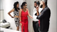 Amatör Porno / Amlı götlü siktirmeye gelen hintli eskort kızlar
