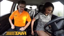 Fake Taxi Pornoları / Kapkara siyah zeytin gibi, am içi beyaz