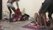 Grup Porno / Liselinin yeşil çizgili eteği, fanteziyi başlattı