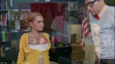 Amatör Porno / Seksi hocasını sikti ki olaylar büyümesin