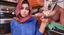Türk Türkçe Porno / Esmer türbanlıyı mutfakta, hardcore sex sikti