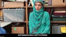 Türk Türkçe Porno / Hırsızlık yapan türbanlıya zorla tecavüz ediyor
