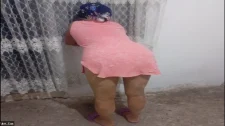 Türk Türkçe Porno / Kiracı kız kardeşleri cıs cıbır soyup şov yaptırdı