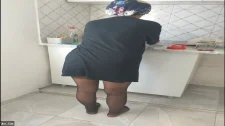 Türk Türkçe Porno / Namuslu Türbanlı ev kızı gösterip siktiriyor bu kez