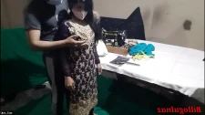 Amatör Porno / Terziye borcunu sikişerek kapatan hintli kız