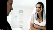 Anal Porno / Ambulans şoförü gökhan asistan asumanı sikiyor